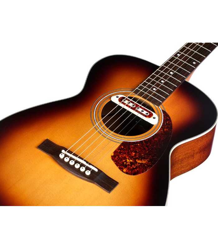 Guitare électro-acoustique Guild M-240E Troubadour