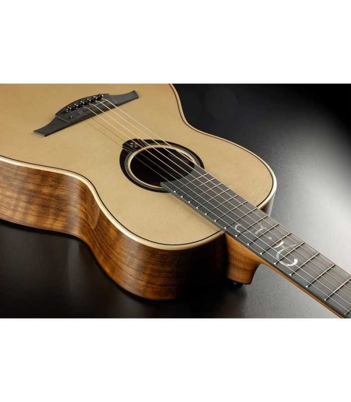 Guitarra electroacústica Parlor Signature Michel Haumont LÃG Tramonane 318