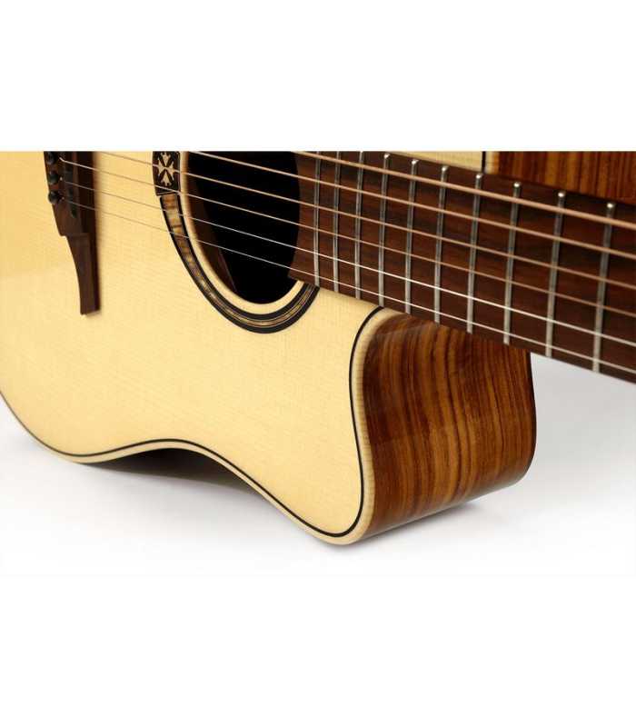 Guitarra electroacústica Dreadnought LÂG Tramontane 318 DCE
