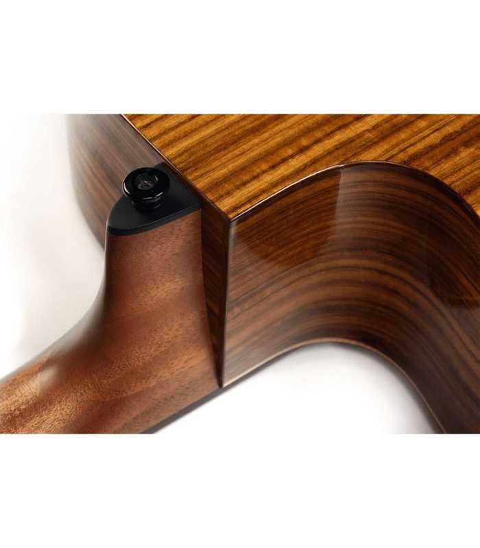 Guitarra electroacústica Dreadnought LÂG Tramontane 318 DCE
