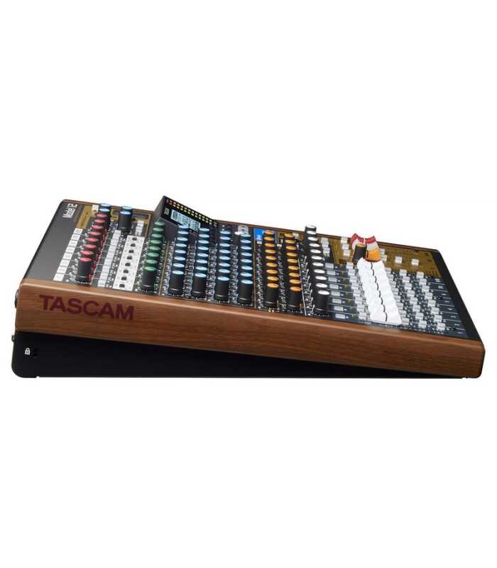 Mélangeur / Interface / Enregistreur / Contrôleur Tascam Model 12