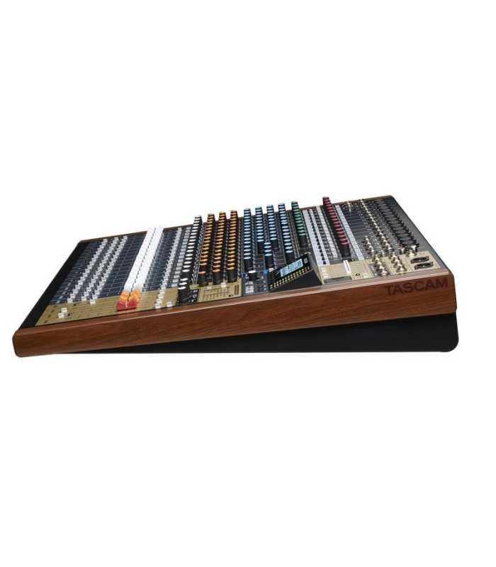 Mesa de mezclas analógica con grabadora digital Tascam Model 24