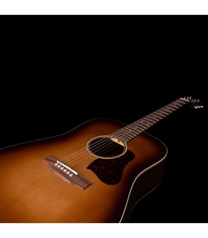 Guitarra electroacústica Art & Lutherie Americana Light Burst GT EQ