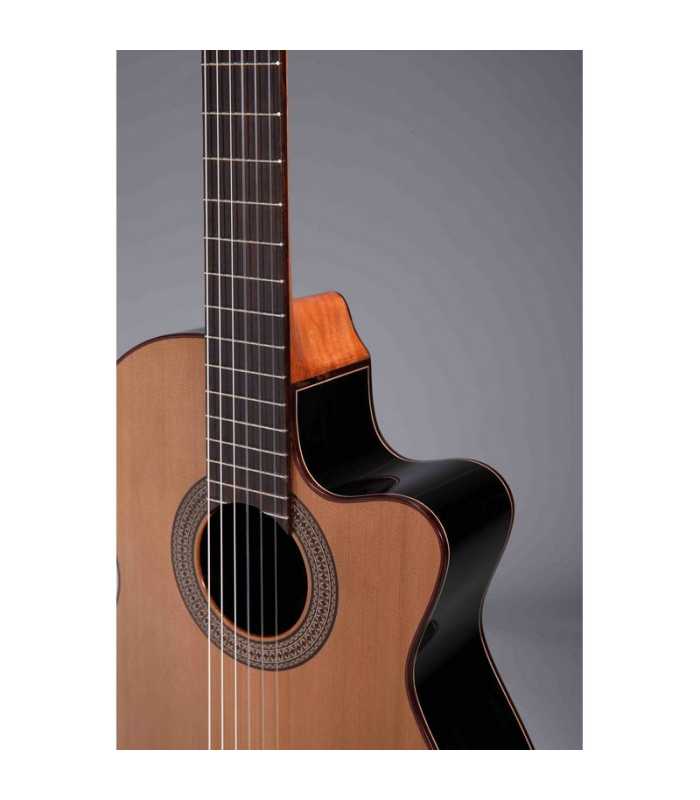 Guitarra electroclásica Altamira Crossover N300CE 4/4 RN