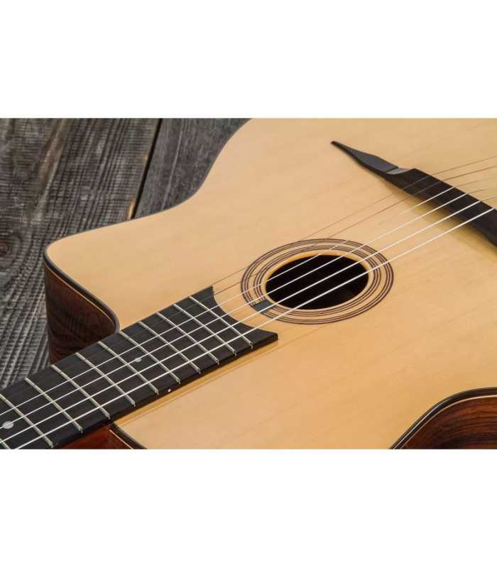 Guitarra clásica con estuche Altamira Manouche M01 RN